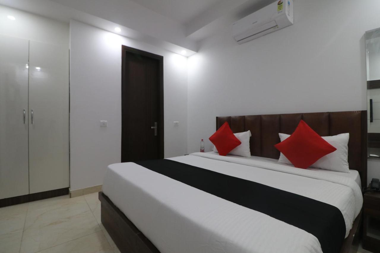 Hotel King Plaza Нью-Дели Экстерьер фото
