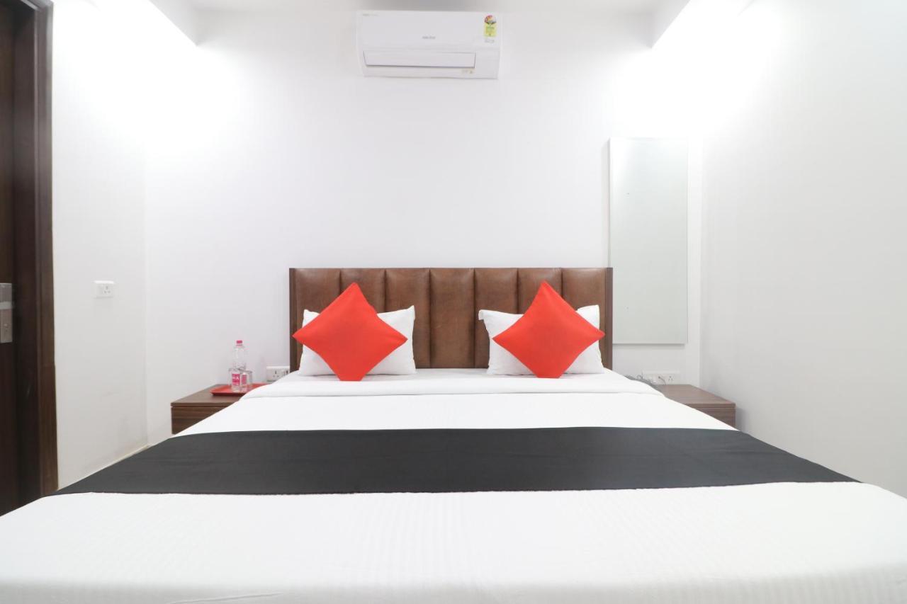 Hotel King Plaza Нью-Дели Экстерьер фото